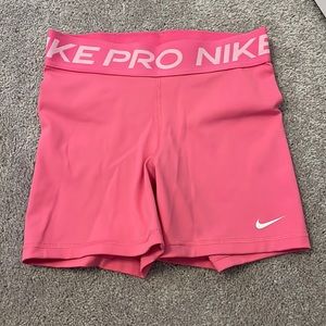 nike pro size small